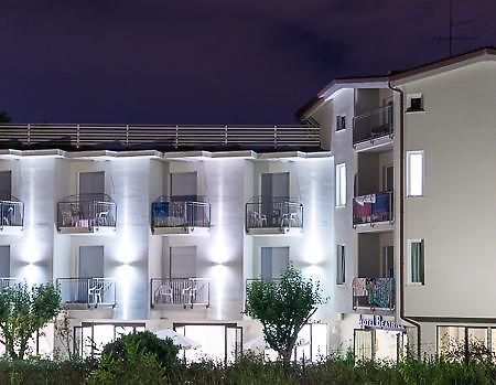 Hotel Beatrice Сіроло Екстер'єр фото