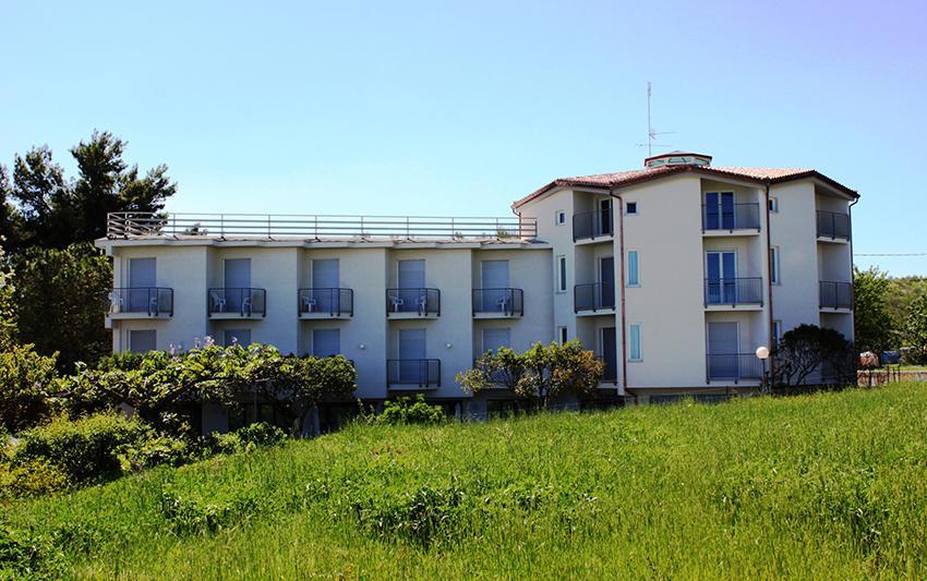 Hotel Beatrice Сіроло Екстер'єр фото